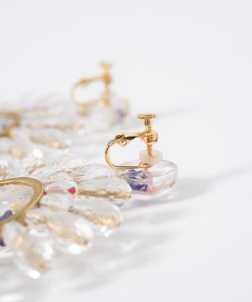 ANEVER（アンエバー）の「フラワー イヤリング（イヤリング・レディース・ホワイト系・F）」の6枚目の写真