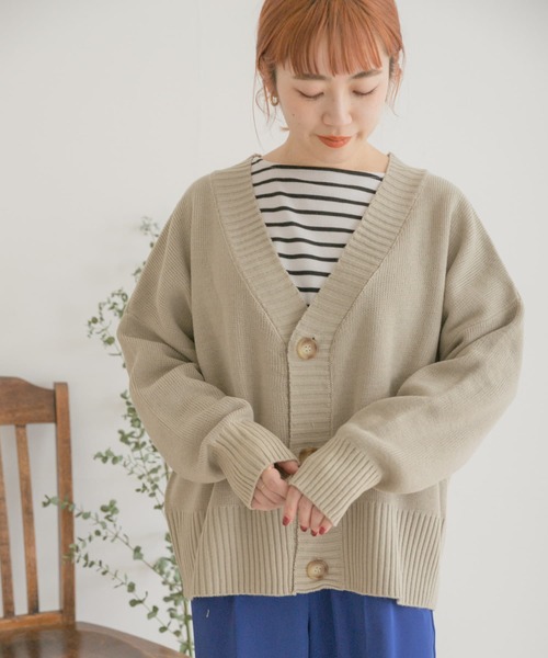 ITEMS URBANRESEARCH(アイテムズ アーバンリサーチ)の「オーバーサイズカーディガン(カーディガン/ボレロ・レディース・チャコールグレー/ベージュ/パープル・FREE)」の3枚目の写真