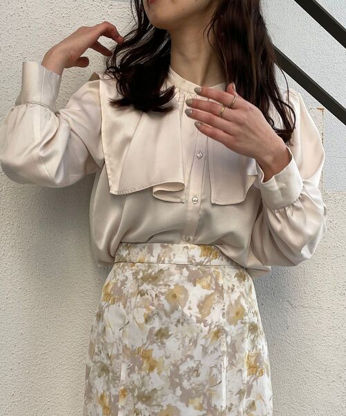 MAJESTIC LEGON(マジェスティックレゴン)の「セーラーカラーサテンブラウス(シャツ/ブラウス・レディース・グレー/アイボリー/ピンクベージュ・MEDIUM)」の17枚目の写真