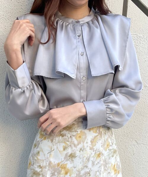 MAJESTIC LEGON(マジェスティックレゴン)の「セーラーカラーサテンブラウス(シャツ/ブラウス・レディース・グレー/アイボリー/ピンクベージュ・MEDIUM)」の5枚目の写真