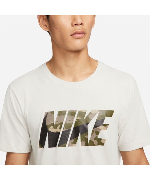 NIKE（ナイキ）の「ナイキ NIKE ナイキ DF カモ グラフィック S/S Tシャツ（Tシャツ/カットソー・メンズ・ホワイト/サンドグレー/ブラック・M/L/LL/S/3L）」の4枚目の写真