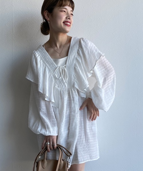 w closet(ダブルクローゼット)の「リボンフリルチュニック(シャツ/ブラウス・レディース・オフホワイト/ライム/イエロー・FREE)」の17枚目の写真