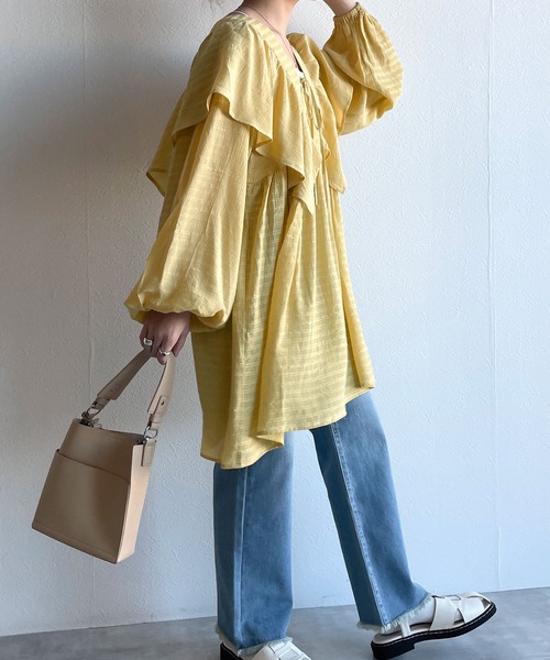 w closet(ダブルクローゼット)の「リボンフリルチュニック(シャツ/ブラウス・レディース・オフホワイト/ライム/イエロー・FREE)」の10枚目の写真