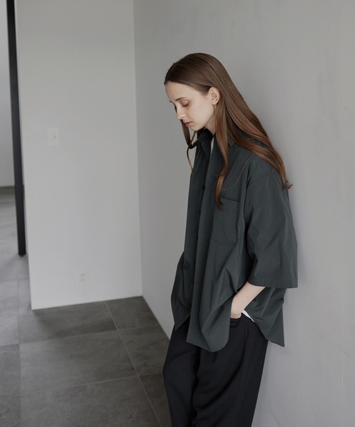 remer（リメール）の「loose taslan over shirt / ルーズタスランオーバーシャツ（シャツ/ブラウス・メンズ・グレイッシュベージュ/グリーン・MEDIUM/LARGE/SMALL）」の14枚目の写真