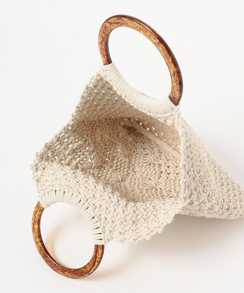 Ray BEAMS(レイビームス)の「Ray BEAMS / アクリル ハンドル 編み バッグ(かごバッグ・レディース・オフホワイト/ブラウン系その他3・ONE SIZE)」の7枚目の写真