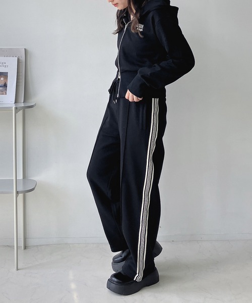 AS KNOW AS plus(アズノゥアズプラス)の「●ロゴ刺繍ルーズスウェットパンツ セットアップ可能(スウェットパンツ・レディース・ブラック/オートミール/グリーン/ブラック系2/カーキ系2/ネイビー系2/アイボリー系2/ブラック系3/アイボリー系3/グレー系3・FREE)」の19枚目の写真