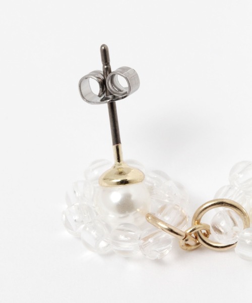 Me%(ミィパーセント)の「クリアIラインビーズピアス(ピアス(両耳用)・レディース・ホワイト/グレー系その他・FREE)」の4枚目の写真