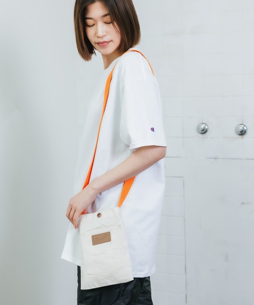 Wrangler（ラングラー）の「WRANGLER/ラングラー MINI SHOULDER BAG ミニショルダーバッグ カラー（ショルダーバッグ・メンズ・サックスブルー/ブルー/インディゴブルー/イエロー/オフホワイト・FREE）」の2枚目の写真