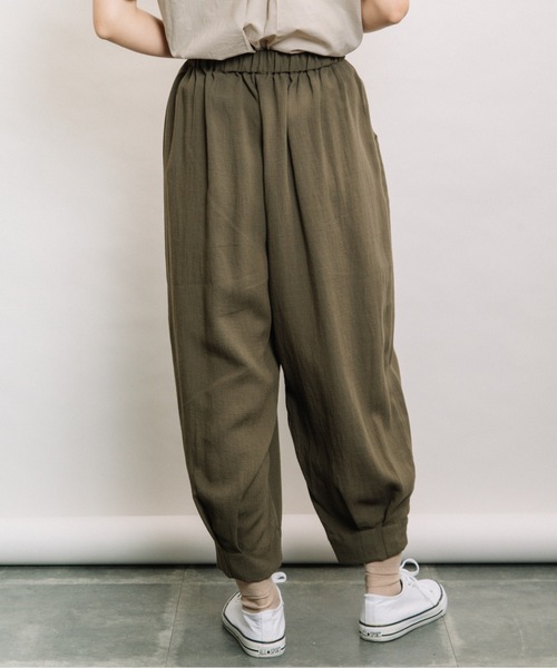 refinedworks(リファインドワークス)の「裾タックバルーンパンツ(その他パンツ・レディース・カーキ/キャメル/チャコールグレー・FREE)」の18枚目の写真