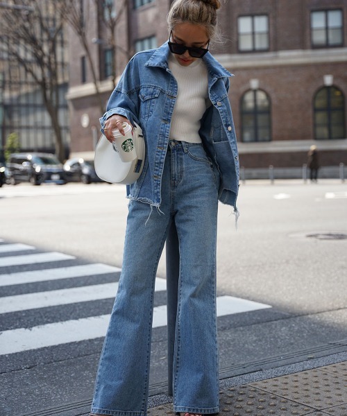 esutoreja（エストレジャ）の「ハイウエストフレアデニム（デニムパンツ・レディース・ライトブルー・M/S）」の4枚目の写真