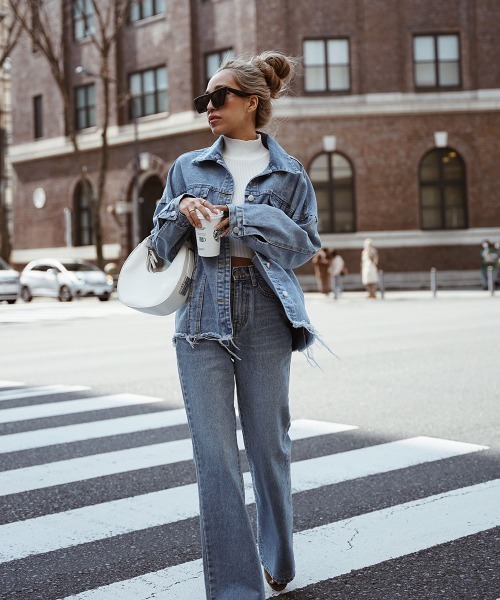 esutoreja（エストレジャ）の「ハイウエストフレアデニム（デニムパンツ・レディース・ライトブルー・M/S）」の5枚目の写真