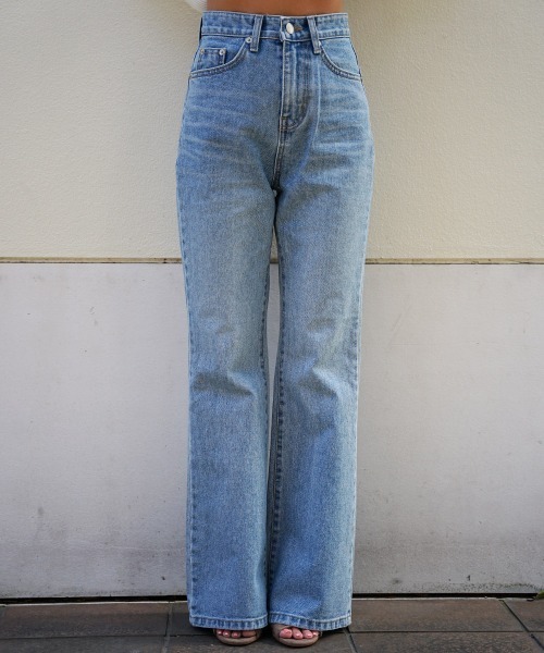 esutoreja（エストレジャ）の「ハイウエストフレアデニム（デニムパンツ・レディース・ライトブルー・M/S）」の12枚目の写真
