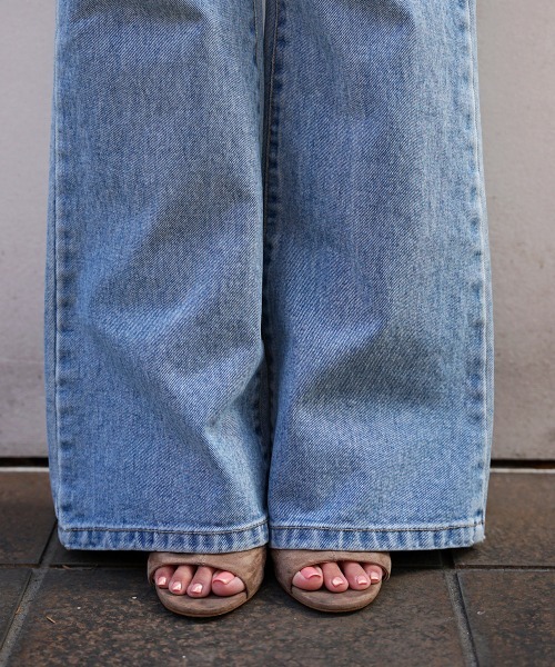 esutoreja（エストレジャ）の「ハイウエストフレアデニム（デニムパンツ・レディース・ライトブルー・M/S）」の15枚目の写真