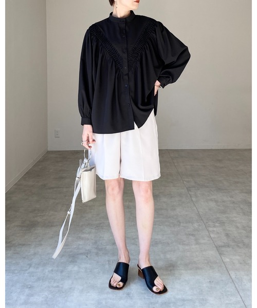 セール】バンドカラーVラインスモッキング刺繍ボリュームスリーブ長袖