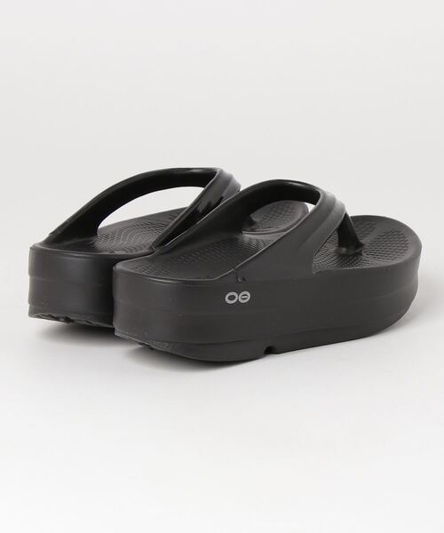 OOFOS(ウーフォス)の「Oomega 2000440050211 BLACK(サンダル・レディース・ブラック・4/6/5/3/7/8/9)」の6枚目の写真