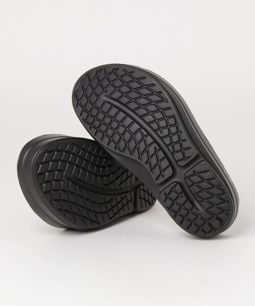 OOFOS(ウーフォス)の「Oomega 2000440050211 BLACK(サンダル・レディース・ブラック・4/6/5/3/7/8/9)」の7枚目の写真