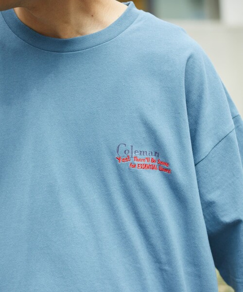 COLEMAN（コールマン）の「Coleman/コールマン ギア柄プリントTEE/Coleman×VTA（Tシャツ/カットソー・メンズ・ホワイト/スミクロ/グレイッシュベージュ/グリーン/ブルー・MEDIUM/LARGE）」の6枚目の写真