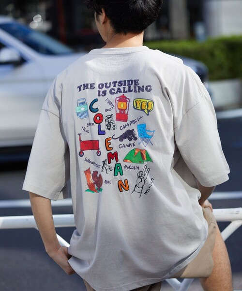 COLEMAN（コールマン）の「Coleman/コールマン ギア柄プリントTEE/Coleman×VTA（Tシャツ/カットソー・メンズ・ホワイト/スミクロ/グレイッシュベージュ/グリーン/ブルー・MEDIUM/LARGE）」の11枚目の写真