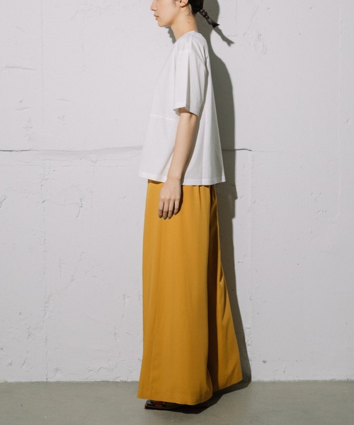 MARECHAL TERRE(マルシャルテル)の「MARECHAL TERRE(マルシャルテル) タックワイドフレアーパンツ(その他パンツ・レディース・イエロー・1/2)」の5枚目の写真