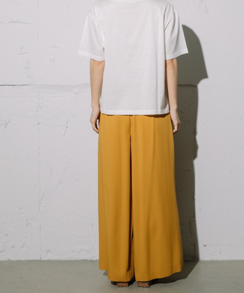 MARECHAL TERRE(マルシャルテル)の「MARECHAL TERRE(マルシャルテル) タックワイドフレアーパンツ(その他パンツ・レディース・イエロー・1/2)」の6枚目の写真