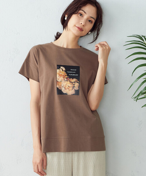 COMME CA ISM(コムサイズム)の「フォトプリント Tシャツ(Tシャツ/カットソー・レディース・ブラウン/レッド/オリーブ/アイボリー・SMALL/MEDIUM/LARGE)」の10枚目の写真