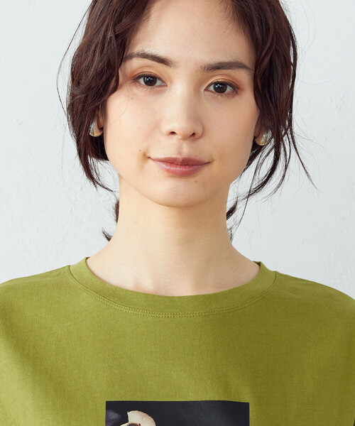 COMME CA ISM(コムサイズム)の「フォトプリント Tシャツ(Tシャツ/カットソー・レディース・ブラウン/レッド/オリーブ/アイボリー・SMALL/MEDIUM/LARGE)」の18枚目の写真