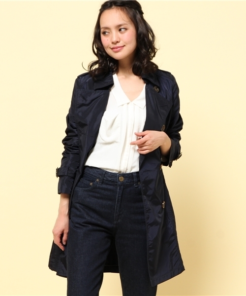 LIMITLESS LUXURY(リミットレスラグジュアリー)の「フレアートレンチ。(トレンチコート・レディース・ベージュ/ネイビー・38/36)」の2枚目の写真