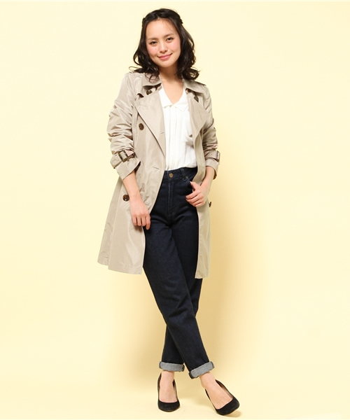 LIMITLESS LUXURY(リミットレスラグジュアリー)の「フレアートレンチ。(トレンチコート・レディース・ベージュ/ネイビー・38/36)」の6枚目の写真