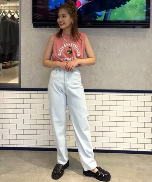 RODEO CROWNS WIDE BOWL（ロデオクラウンズワイドボウル）の「LOSE COLOR STRAIGHT DENIM（デニムパンツ・レディース・ライトブルー/ライトグレー・MEDIUM/X-SMALL/SMALL）」の2枚目の写真