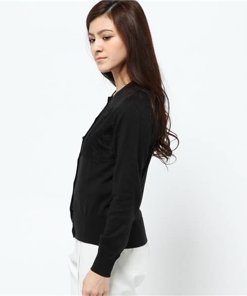 La TOTALITE(ラトータリテ)の「フロントレース クルーネックカーディガン(ニット/セーター・レディース・ブラック/ベージュ/ピンク系その他・FREE)」の5枚目の写真