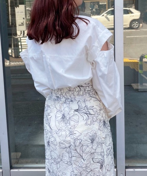 one after another NICE CLAUP(ワンアフターアナザーナイスクラップ)の「パールボタン肩あきマルチシャツ(シャツ/ブラウス・レディース・オフホワイト/ブラウン系その他/ブルー/ブルー系その他・FREE)」の10枚目の写真