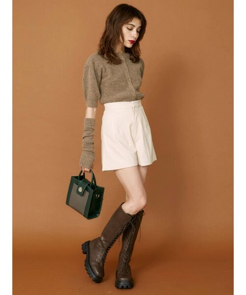 EVRIS（エヴリス）の「レザーライクタックショートパンツ（その他パンツ・レディース・ブラック/アイボリー・SMALL/MEDIUM）」の12枚目の写真