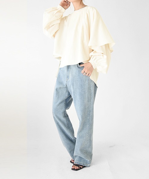 and it_(アンドイット)の「アシンメトリーケープカラーエステルピーチブラウス(シャツ/ブラウス・レディース・オフホワイト/モカ/チャコール・M/L)」の12枚目の写真