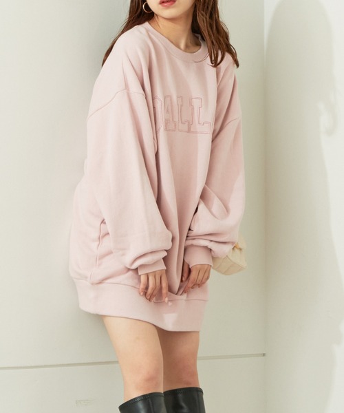 Chico(チコ)の「ロゴ胸刺繍ルーズスウェット(スウェット・レディース・チャコールグレー/ブラック/アイボリー/ピンク・FREE)」の4枚目の写真