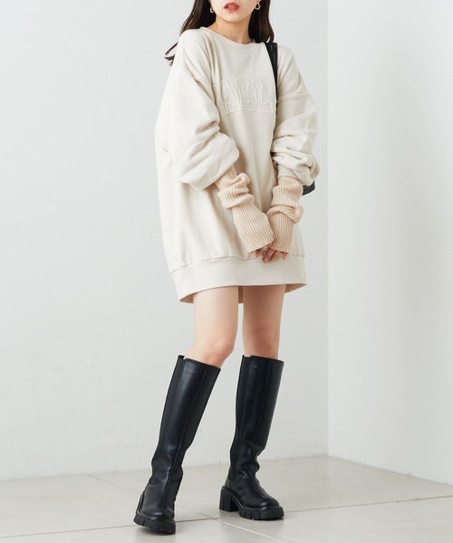 Chico(チコ)の「ロゴ胸刺繍ルーズスウェット(スウェット・レディース・チャコールグレー/ブラック/アイボリー/ピンク・FREE)」の8枚目の写真