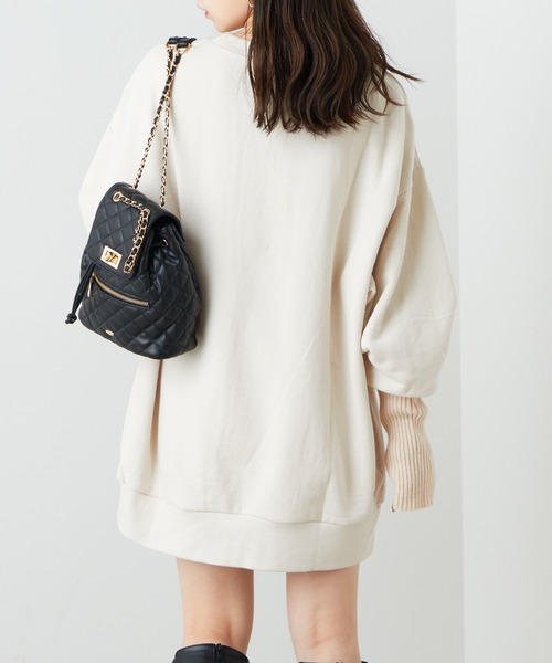 Chico(チコ)の「ロゴ胸刺繍ルーズスウェット(スウェット・レディース・チャコールグレー/ブラック/アイボリー/ピンク・FREE)」の7枚目の写真