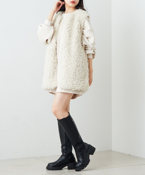 Chico(チコ)の「ロゴ胸刺繍ルーズスウェット(スウェット・レディース・チャコールグレー/ブラック/アイボリー/ピンク・FREE)」の12枚目の写真