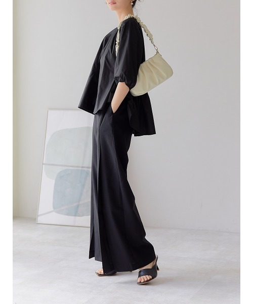 Ayla(アイラ)の「asymmetry gather blouse(Tシャツ/カットソー・レディース・ブラック/ホワイト・FREE)」の2枚目の写真