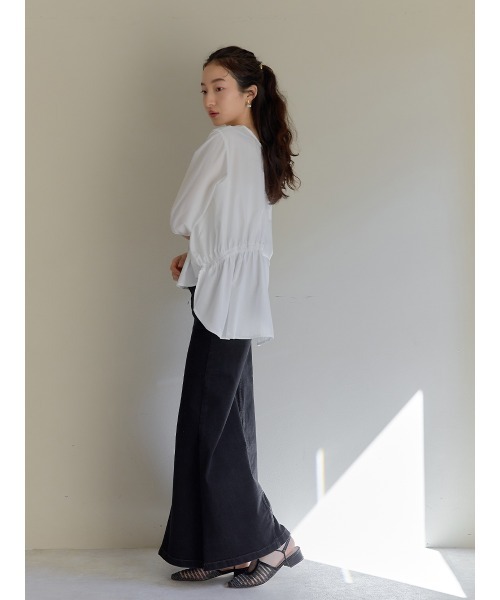 Ayla(アイラ)の「asymmetry gather blouse(Tシャツ/カットソー・レディース・ブラック/ホワイト・FREE)」の5枚目の写真