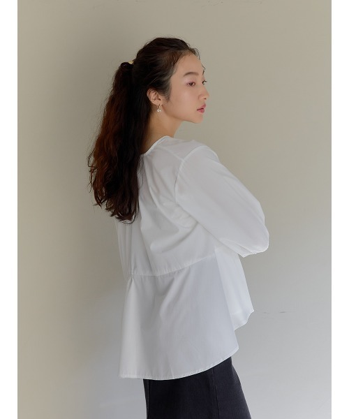 Ayla(アイラ)の「asymmetry gather blouse(Tシャツ/カットソー・レディース・ブラック/ホワイト・FREE)」の3枚目の写真