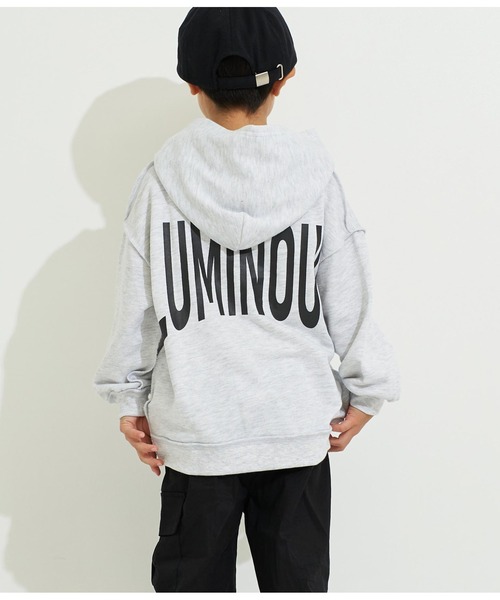 ANAP kids（アナップキッズ）の「裏毛ビッグロゴフーディートップススウェット（パーカー・キッズ・スミクロ/モスグリーン/ライトグレー・120cm/130cm/110cm）」の3枚目の写真