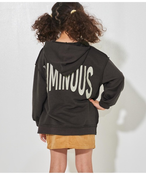 ANAP kids（アナップキッズ）の「裏毛ビッグロゴフーディートップススウェット（パーカー・キッズ・スミクロ/モスグリーン/ライトグレー・120cm/130cm/110cm）」の22枚目の写真