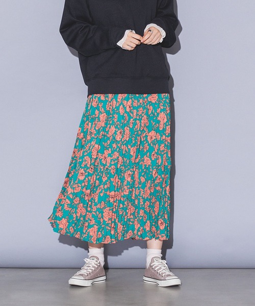 hunch(ハンチ)の「ヴィンテージ花柄 ランダムプリーツロングスカート(スカート・レディース・モカ/チャコール/グリーン・FREE)」の3枚目の写真