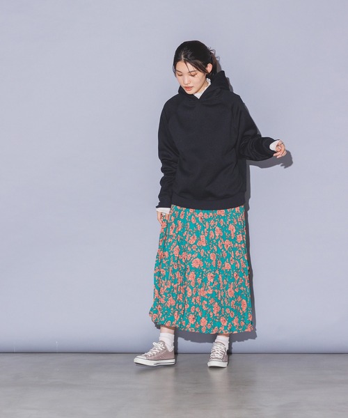 hunch(ハンチ)の「ヴィンテージ花柄 ランダムプリーツロングスカート(スカート・レディース・モカ/チャコール/グリーン・FREE)」の12枚目の写真