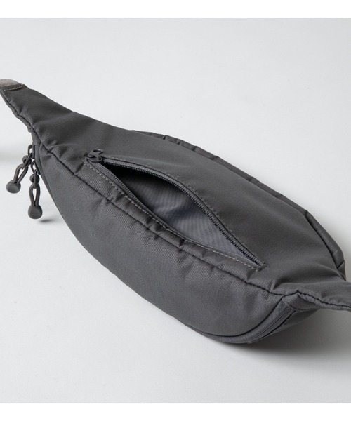 APPLEBUM（アップルバム）の「Logo Waist Bag（ボディバッグ/ウエストポーチ・メンズ・グレー・FREE）」の5枚目の写真