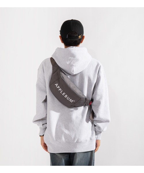 APPLEBUM（アップルバム）の「Logo Waist Bag（ボディバッグ/ウエストポーチ・メンズ・グレー・FREE）」の3枚目の写真