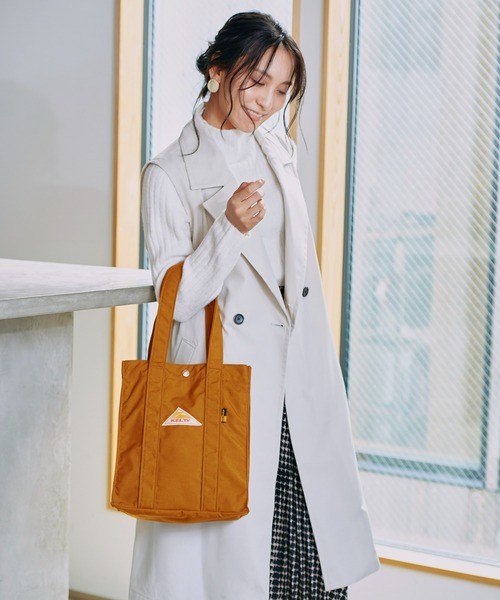 KELTY(ケルティ)の「<美シルエット>【KELTY/ケルティ】ナイロン縦型トートバッグ/BOX TOTE S(トートバッグ・メンズ・ブラウン系その他/セージグリーン/モカ/ブラック/タン/ネイビー・FREE)」の16枚目の写真