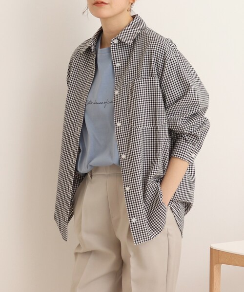 SHOO・LA・RUE(シューラルー)の「◆【UVカット/抗菌防臭/吸水速乾】大人のためのフレンチリネンブレンド前あきシャツ(シャツ/ブラウス・レディース・ピンク系その他/レモンイエロー/ホワイト系/ブラック系1/ライトグリーン系2/ブルー系2/ライトパープル/マスタード/カーキ/ライトブルー・03/02/04)」の3枚目の写真