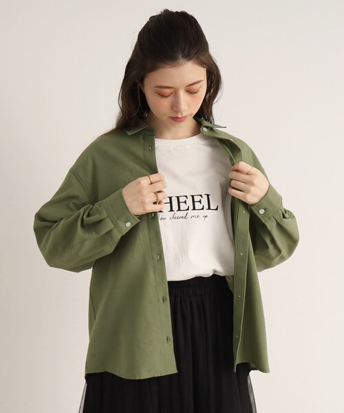 SHOO・LA・RUE(シューラルー)の「◆【UVカット/抗菌防臭/吸水速乾】大人のためのフレンチリネンブレンド前あきシャツ(シャツ/ブラウス・レディース・ピンク系その他/レモンイエロー/ホワイト系/ブラック系1/ライトグリーン系2/ブルー系2/ライトパープル/マスタード/カーキ/ライトブルー・03/02/04)」の4枚目の写真