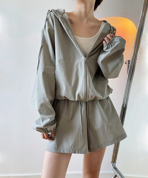 IAMUSE（アイアミューズ）の「ダブルジップフード付きパーカーセットアップ　ビーチウェア/ラッシュガード S0932【IAMUSE】（ラッシュガード・レディース・ホワイト/グレー・FREE）」の2枚目の写真